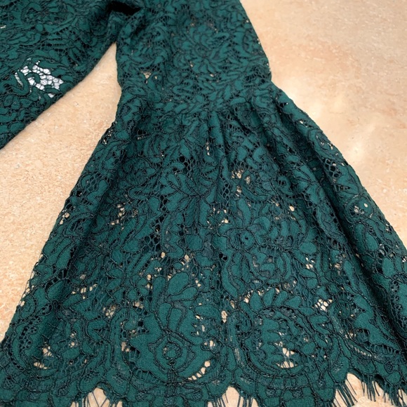 ♠️Gorgeous Lace Top♠️ - Picture 5 of 6